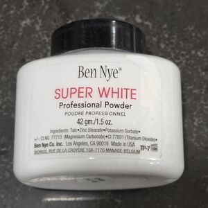 Ben Nye Super White Professional Setting Powder